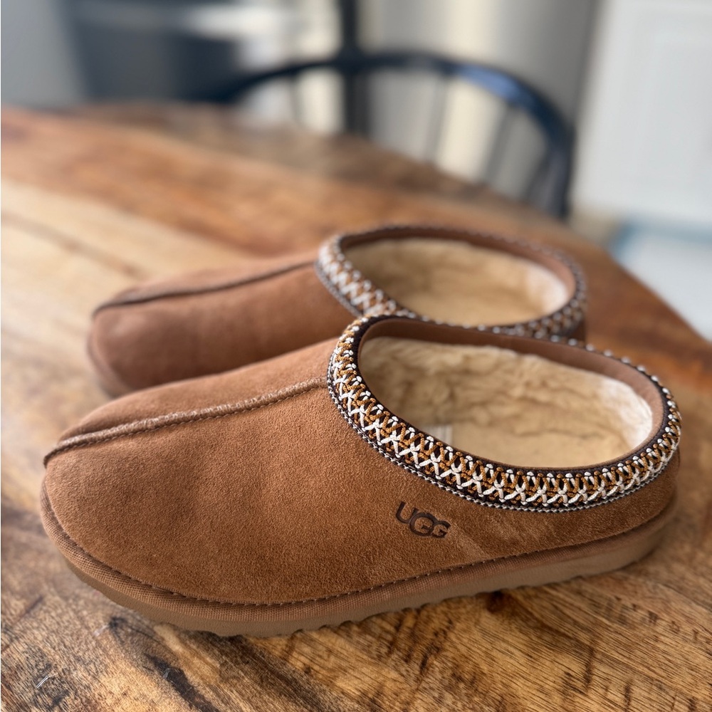 UGG Men’s Tasman Chestnut Slippers with Patterned Trim